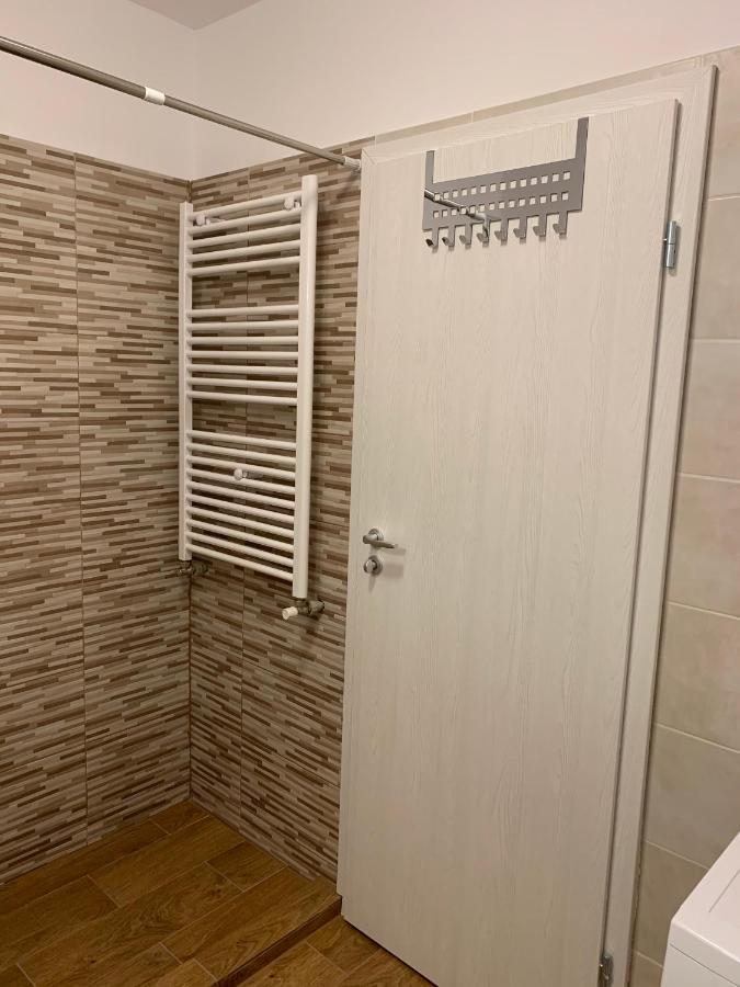 Welcoming Gemini Apartment 1 Σίμπιου Εξωτερικό φωτογραφία